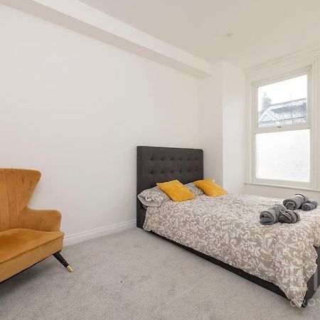 2 Bed Flat -Zone 1-4 London Lägenhet Thornton Heath Exteriör bild